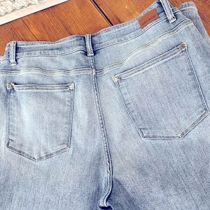 Judy Blue size 16 Boyfriend fit light wash